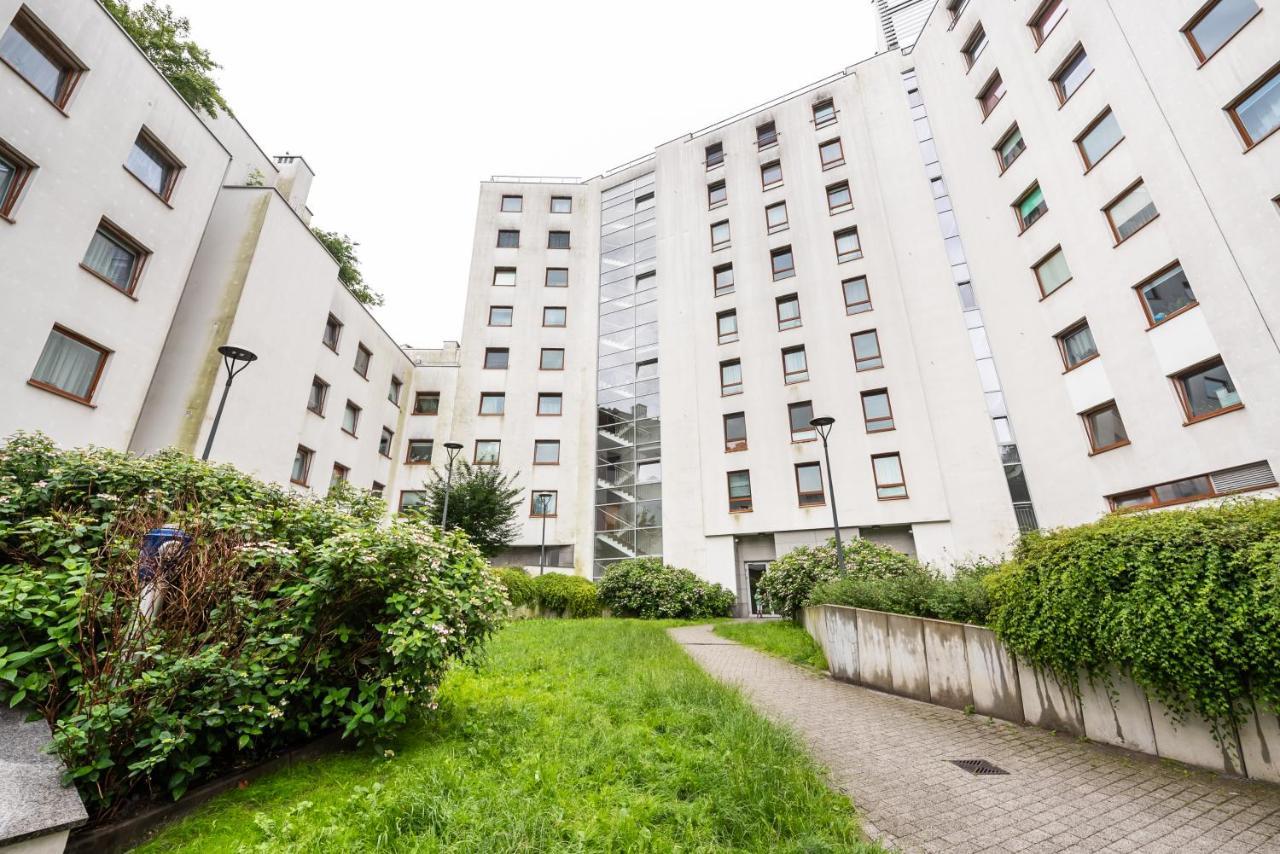 Metro Kondratowicza Spacious Apartment Warschau Exterior foto